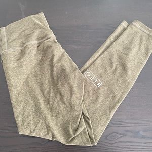 Green Fleo Leggings